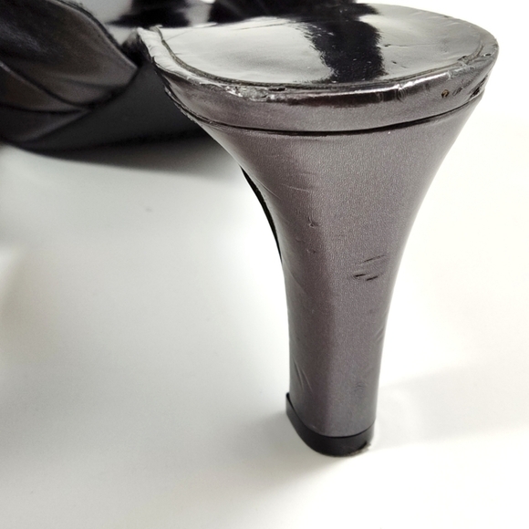 Etienne Aigner shoes pewter Sling back sandals Size: 10M - Picture 3 of 6